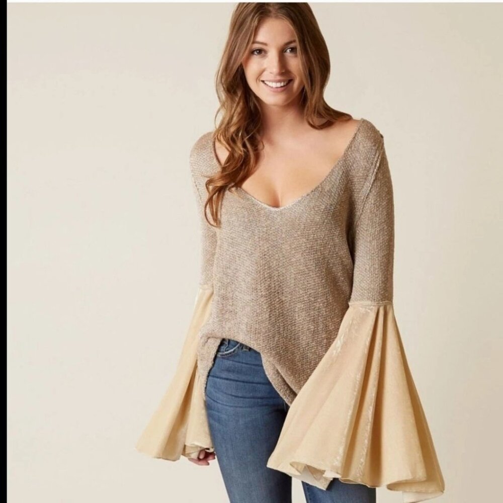 FREE PEOPLE Celestial Velvet Bell Sleeves Sweater Knit Tunic Top Size Small